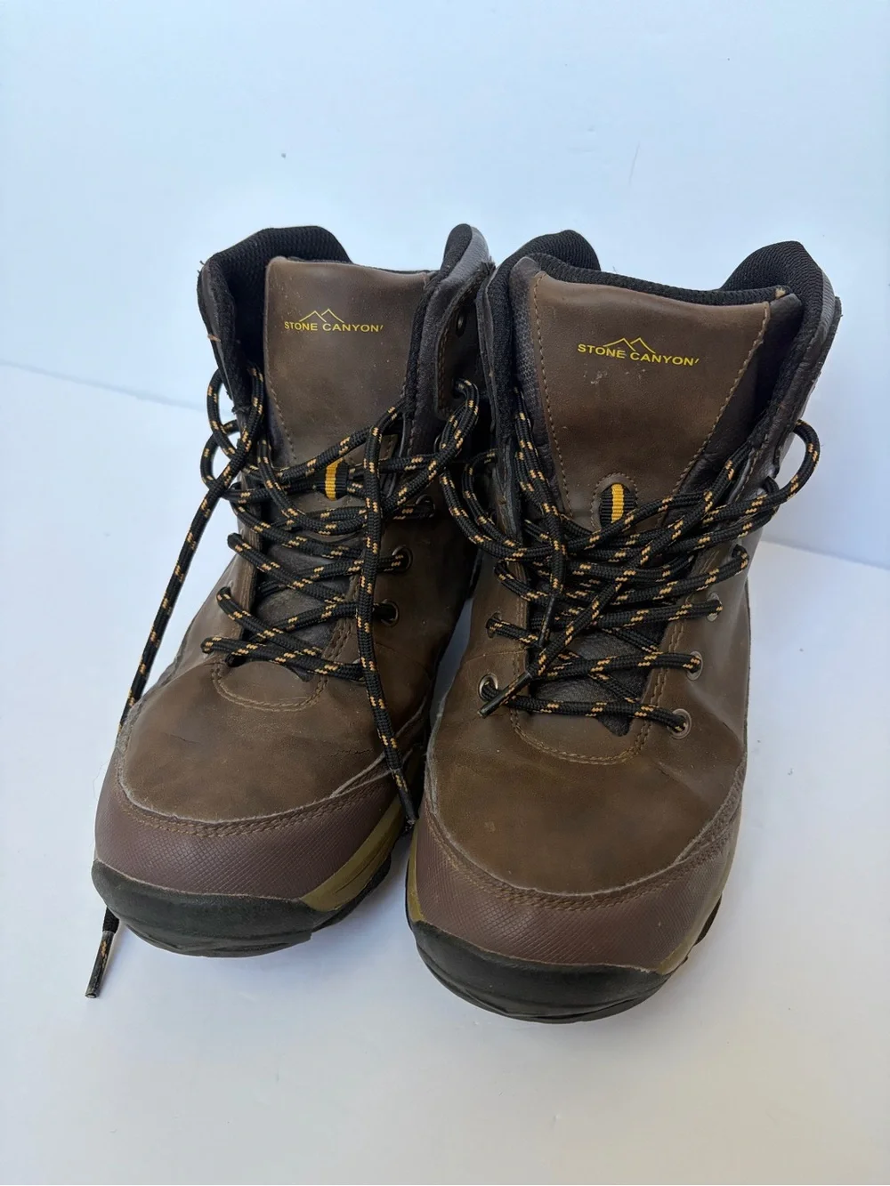 Stone Canyon Boy’s Hiking Boot (Size 6)